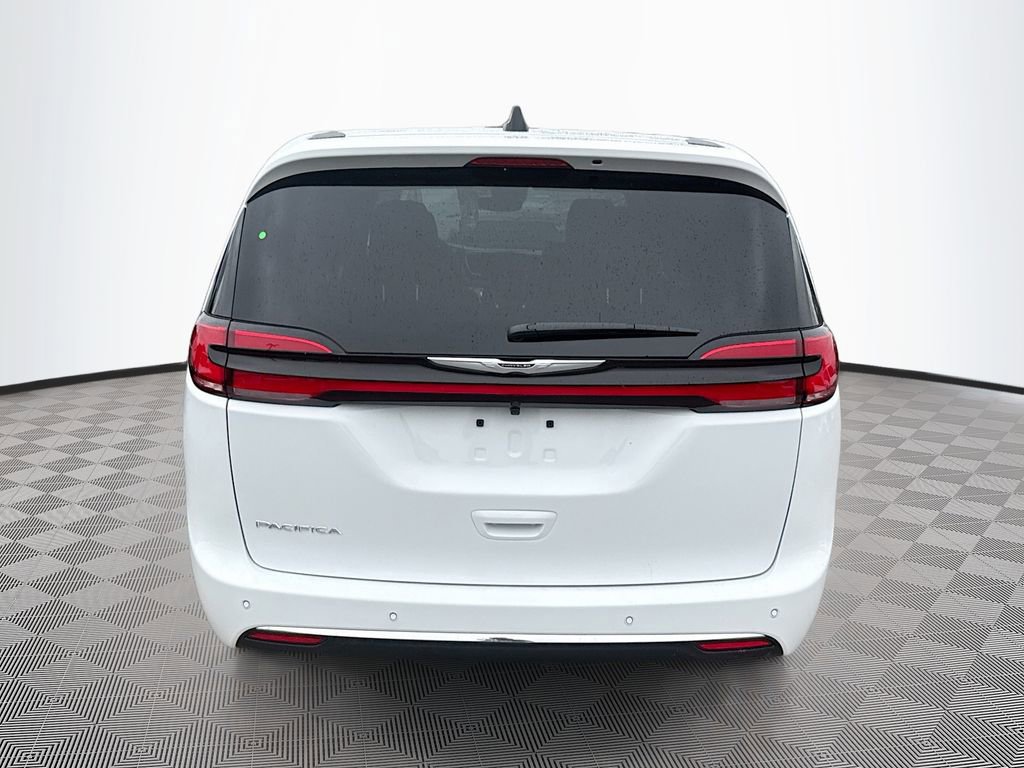 New 2026 Chrysler Pacifica Select FWD image 6