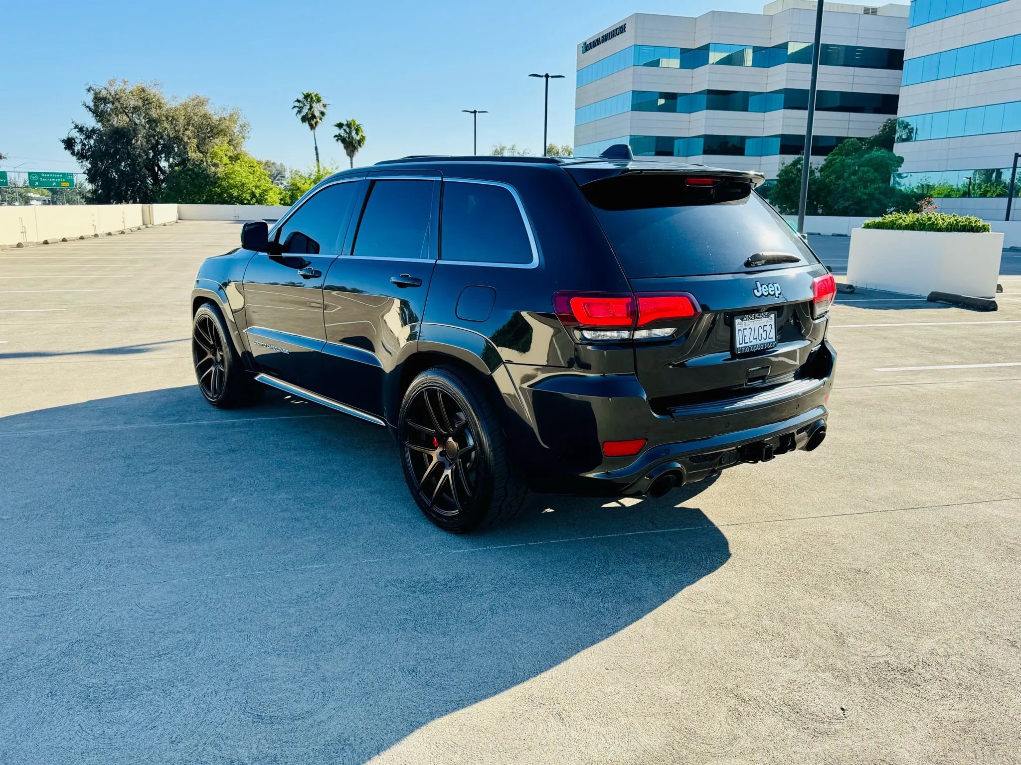 Used 2014 Jeep Grand Cherokee SRT8 w/ Luxury Group II AWD/4WD image 17