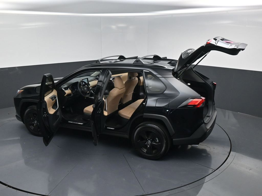 Used 2025 Toyota RAV4 LE image 21