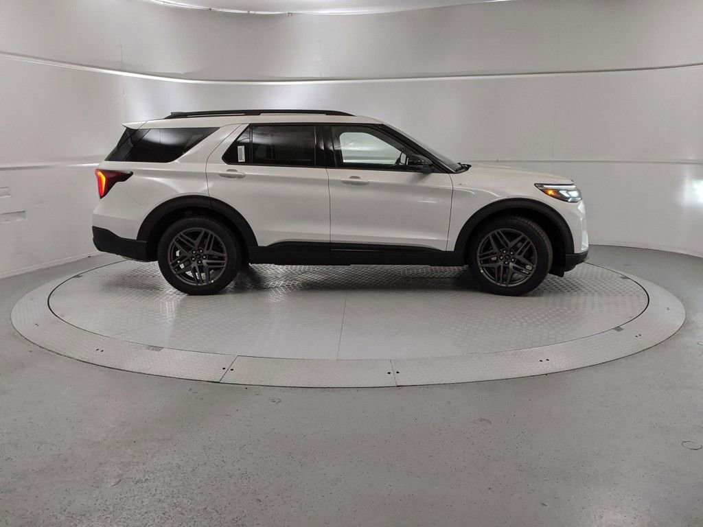 New 2025 Ford Explorer ST-Line w/ Premium Package image 2
