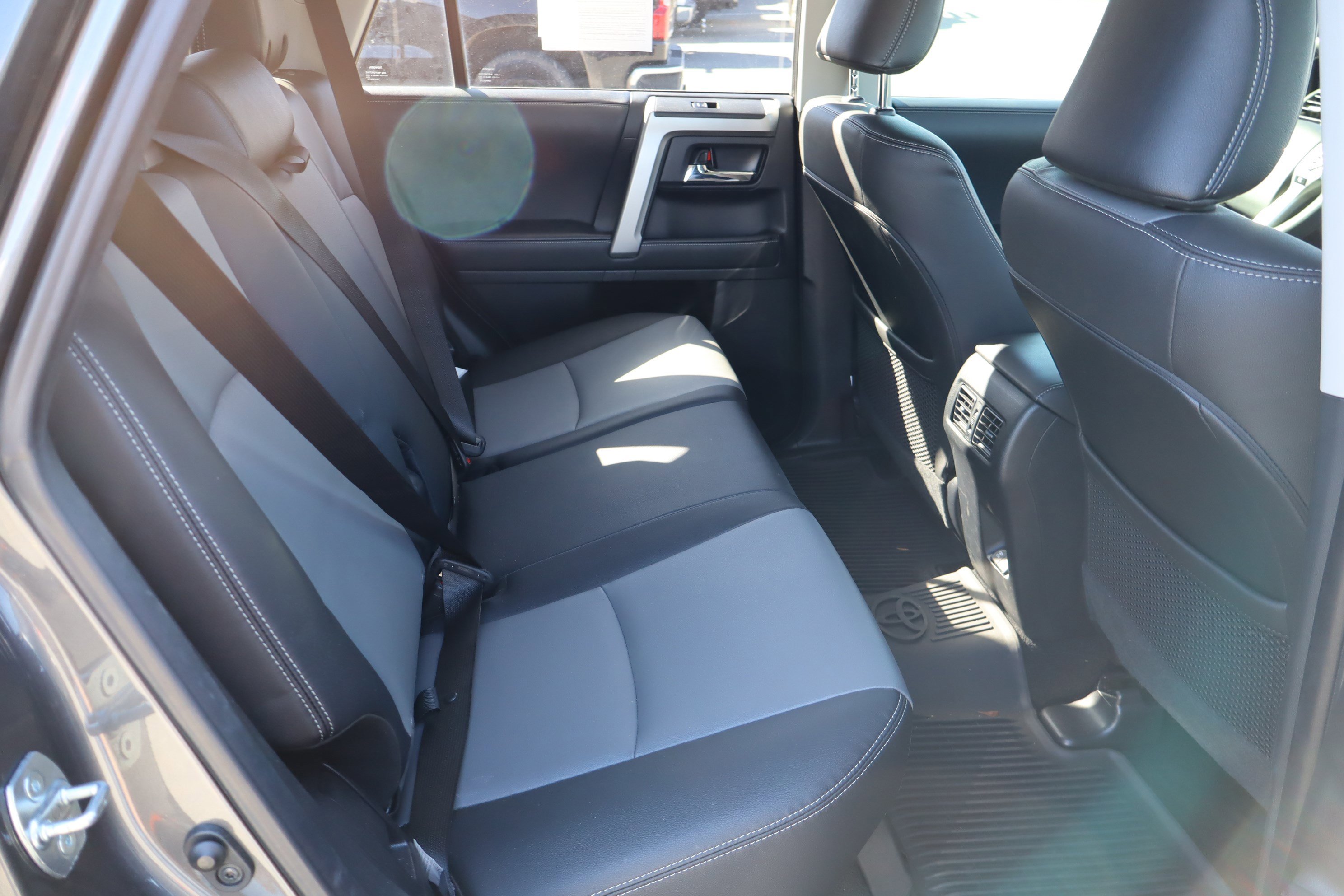 Used 2022 Toyota 4Runner SR5 Premium image 36