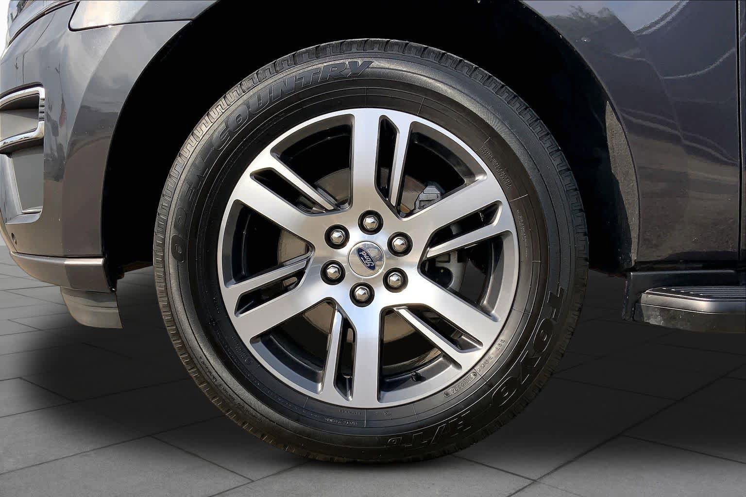 Used 2024 Ford Expedition Max Limited RWD image 11