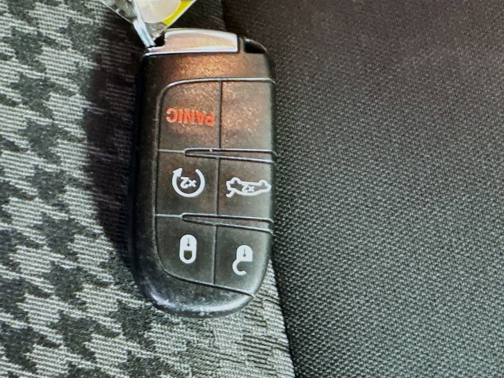 Used 2019 Dodge Challenger R/T w/ Driver Convenience Group image 34