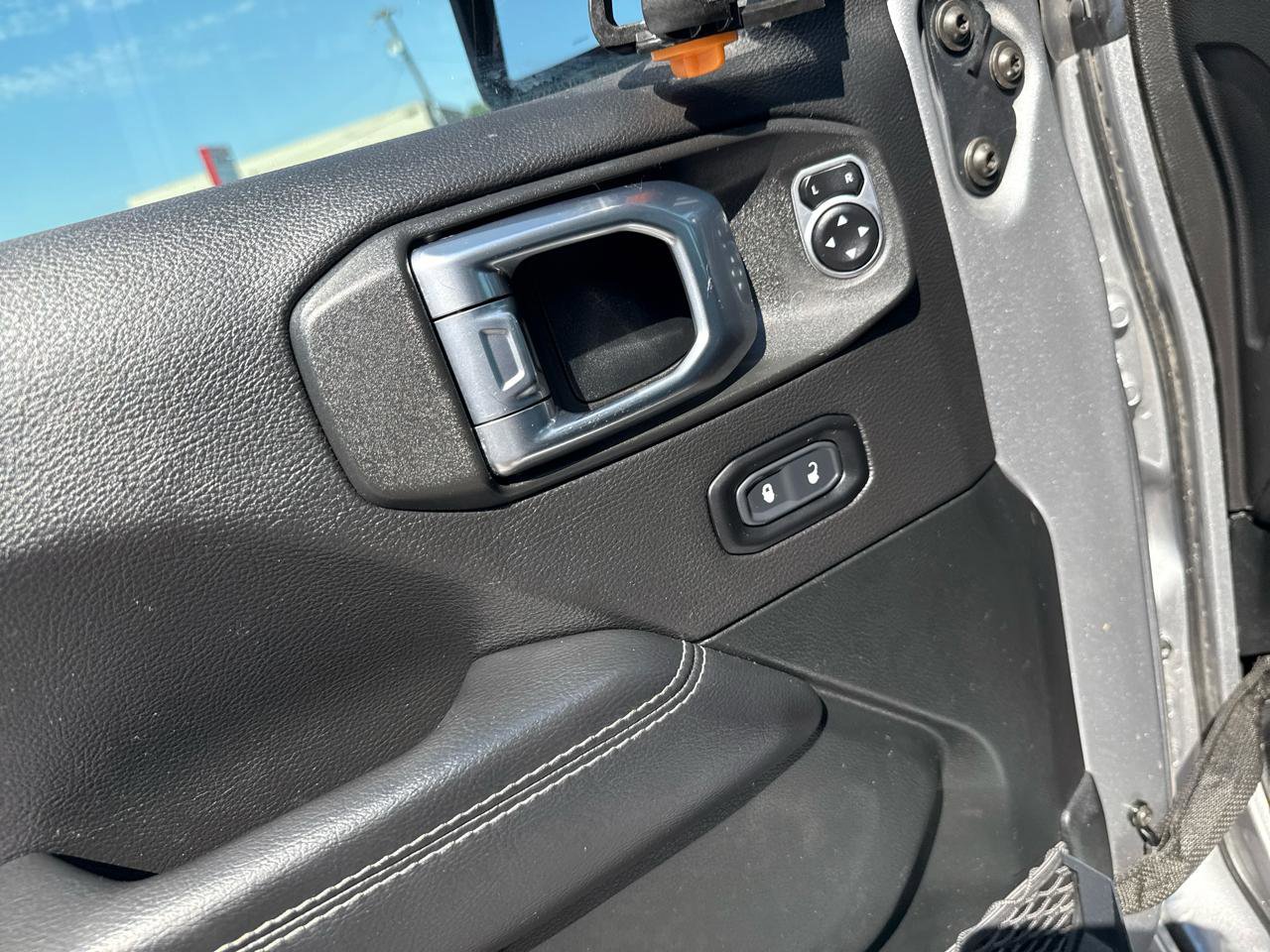 Used 2020 Jeep Gladiator Overland AWD/4WD image 14
