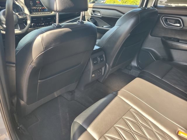 Certified 2021 Nissan Rogue Platinum FWD image 14