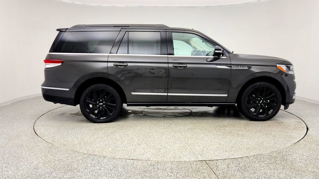 Used 2024 Lincoln Navigator Black Label image 4