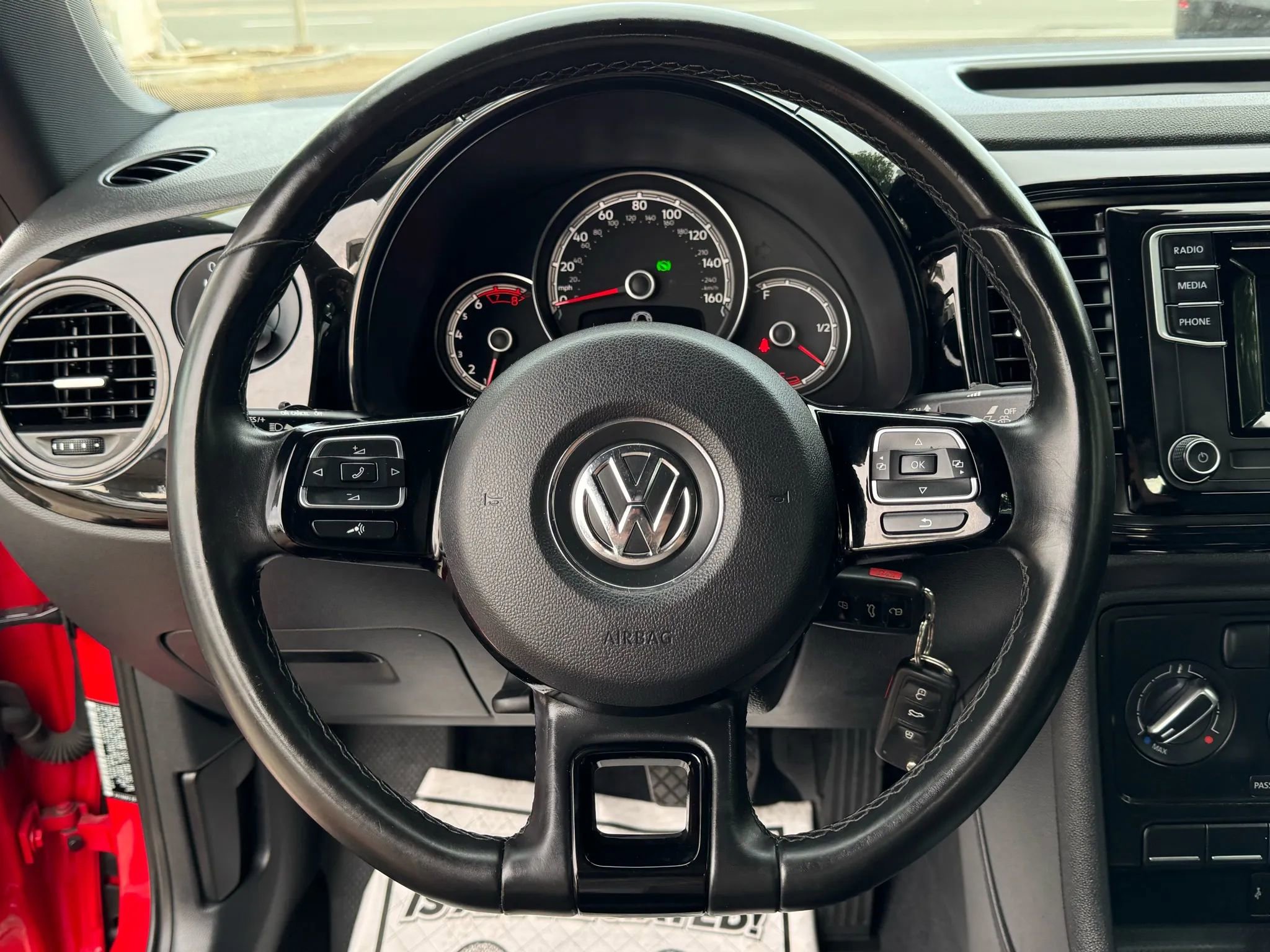 Used 2017 Volkswagen Beetle 1.8T S FWD image 14