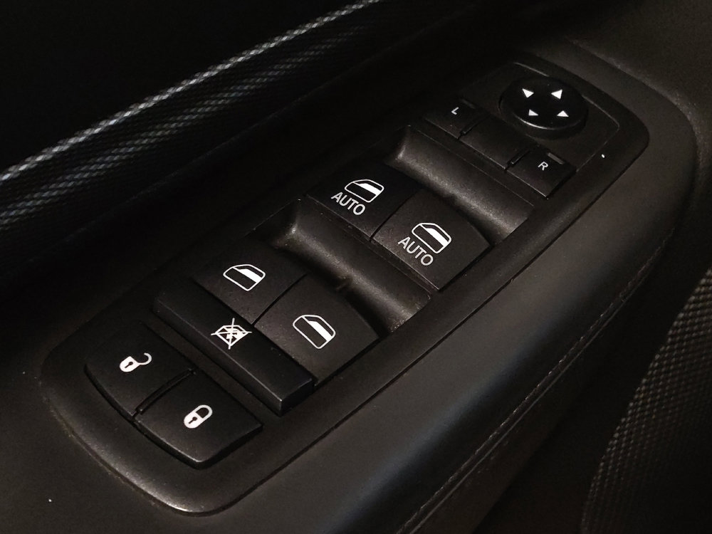 Used 2019 Dodge Durango R/T w/ Technology Group image 27