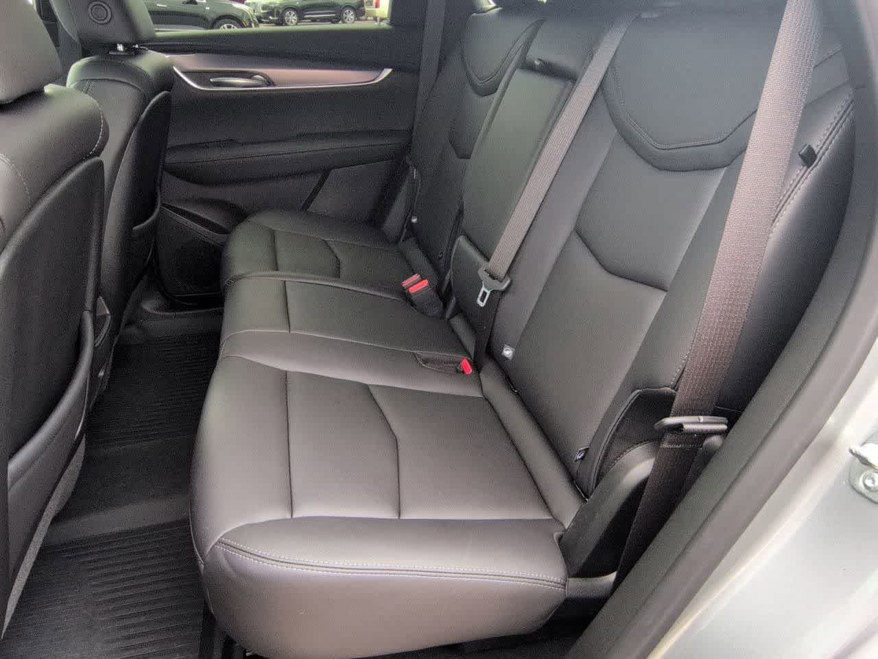 Used 2025 Cadillac XT5 Luxury w/ LPO, Floor Liner Package AWD/4WD image 19