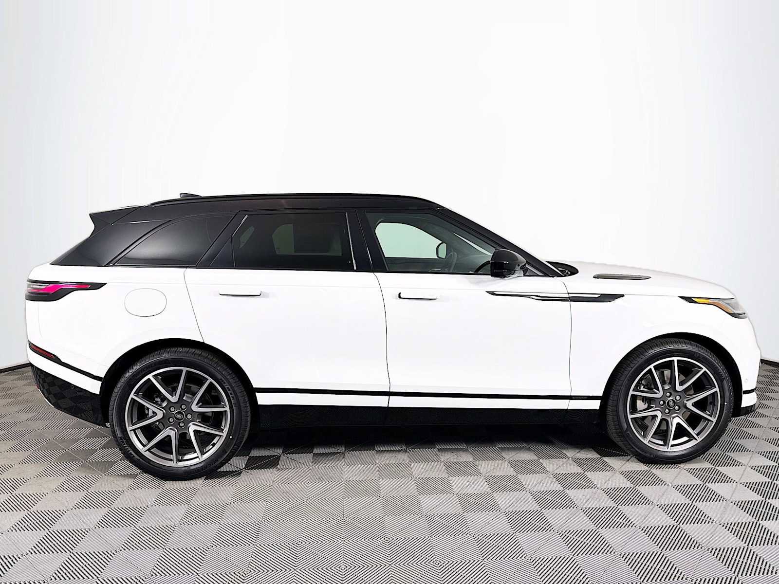 New 2026 Land Rover Range Rover Velar Autobiography image 4