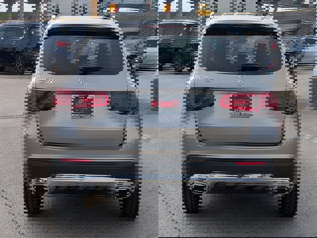 Used 2022 Mercedes-Benz GLC 300 w/ Premium Package Lite image 5