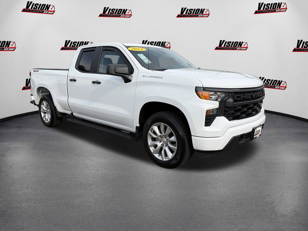 Used 2024 Chevrolet Silverado 1500 Custom AWD/4WD image 3