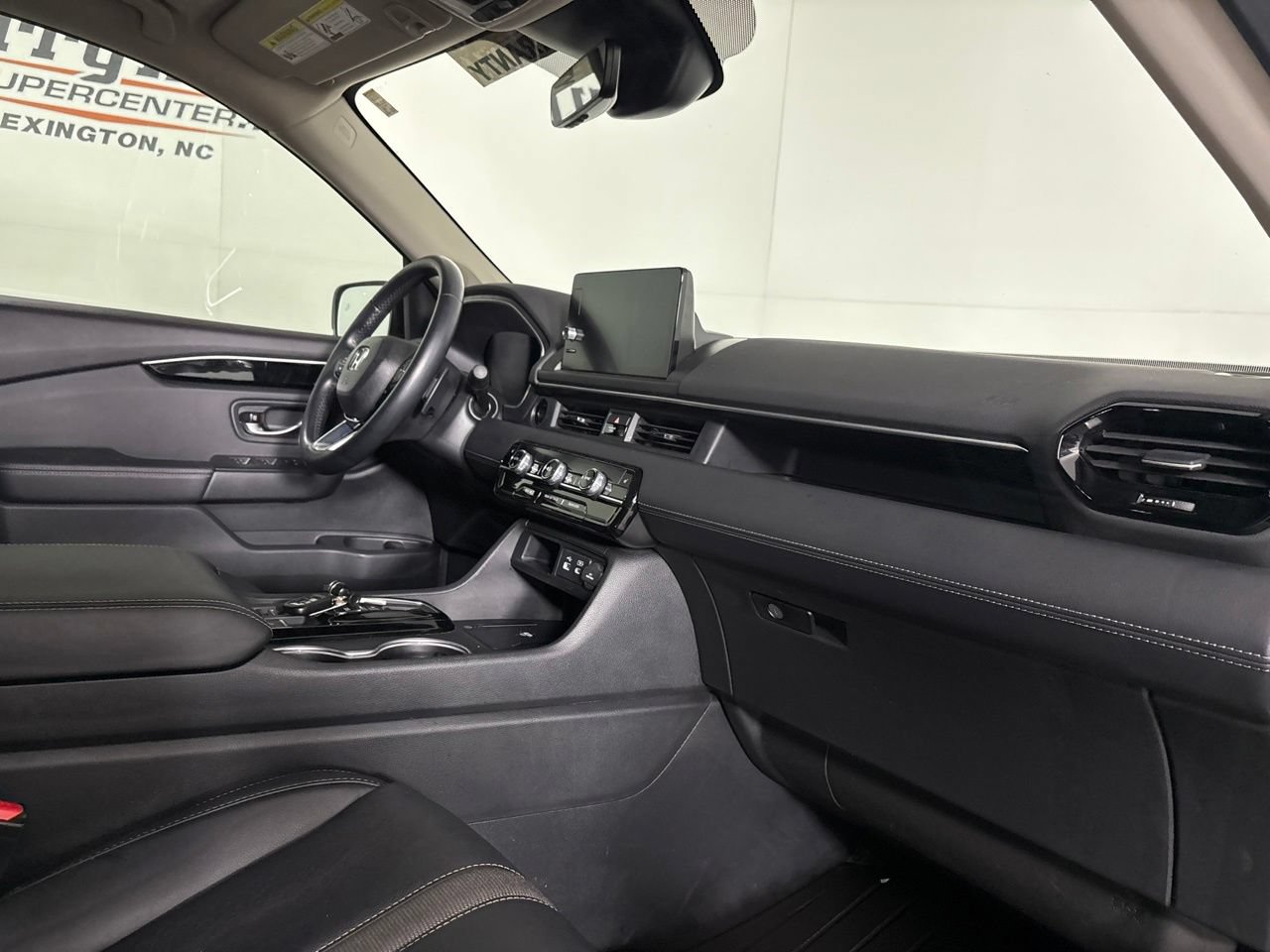 Used 2025 Honda Pilot Touring image 34