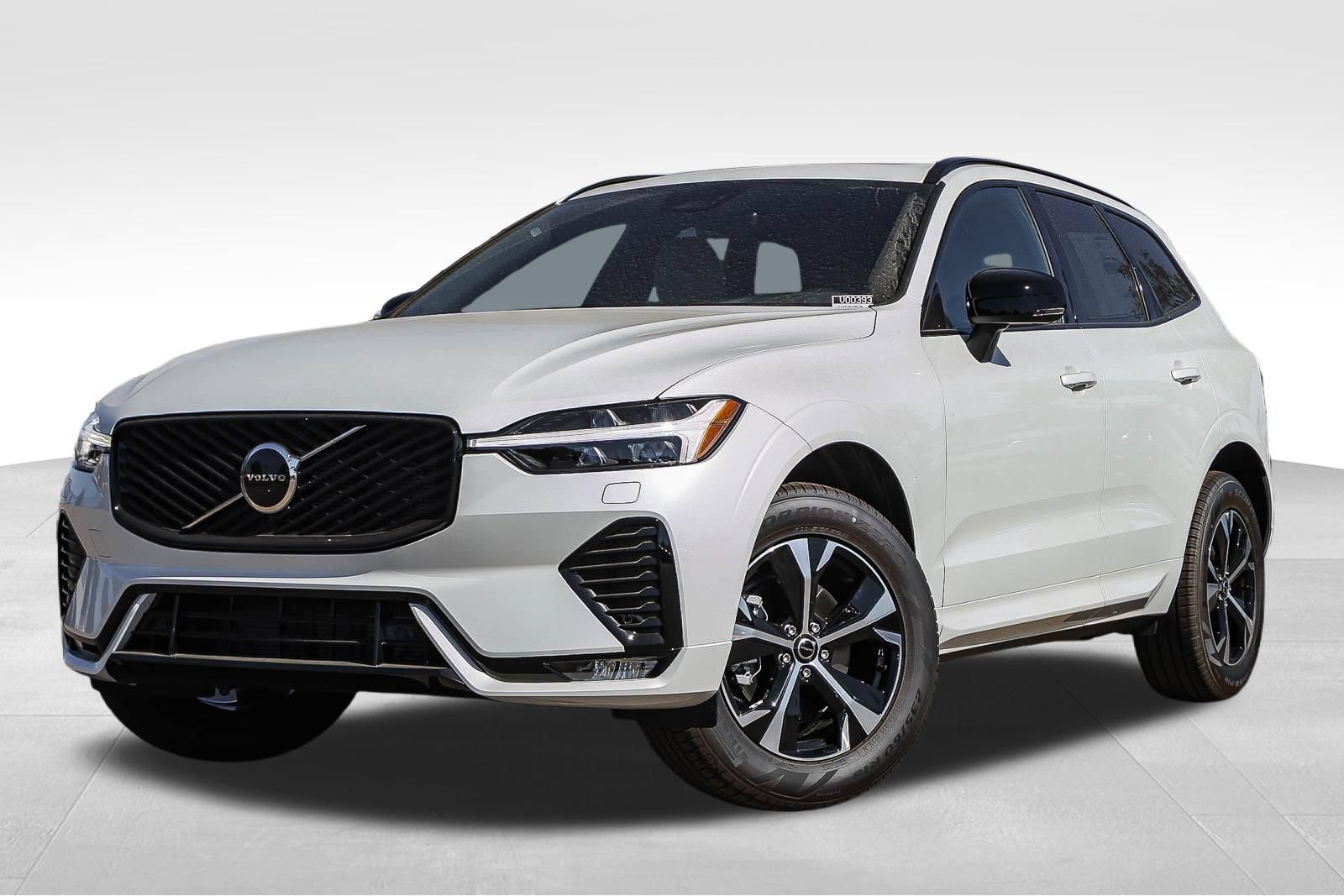New 2026 Volvo XC60 B5 Core w/ Climate Package PRO