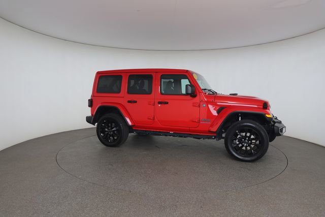 Used 2025 Jeep Wrangler Unlimited Sahara w/ Safety Group AWD/4WD image 28