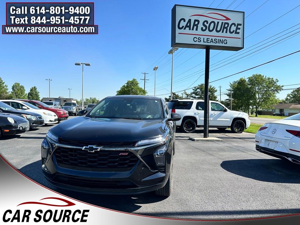 Used 2024 Chevrolet Trax RS w/ Driver Confidence Package FWD image 1