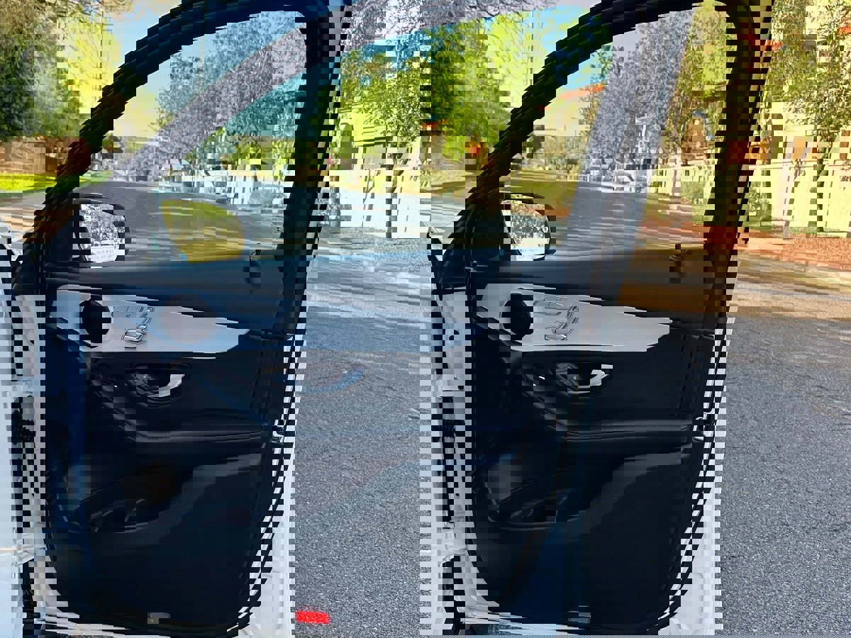 Used 2021 Mercedes-Benz GLC 300 image 39