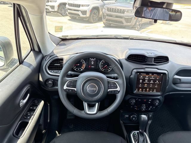 Used 2023 Jeep Renegade Latitude AWD/4WD image 13
