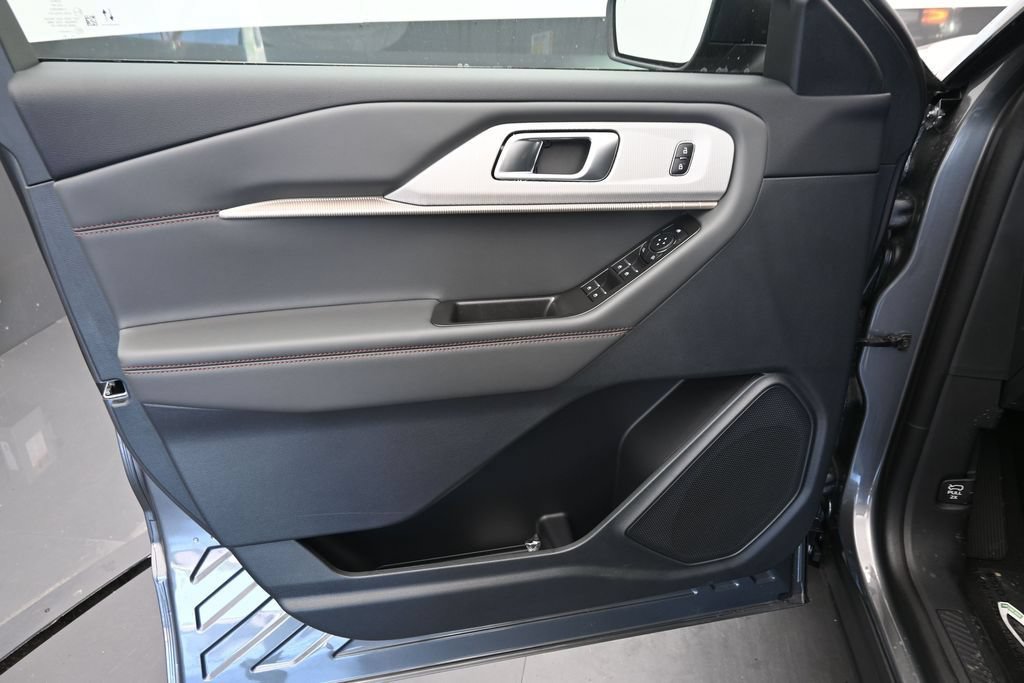 New 2026 Ford Explorer Active AWD/4WD image 17