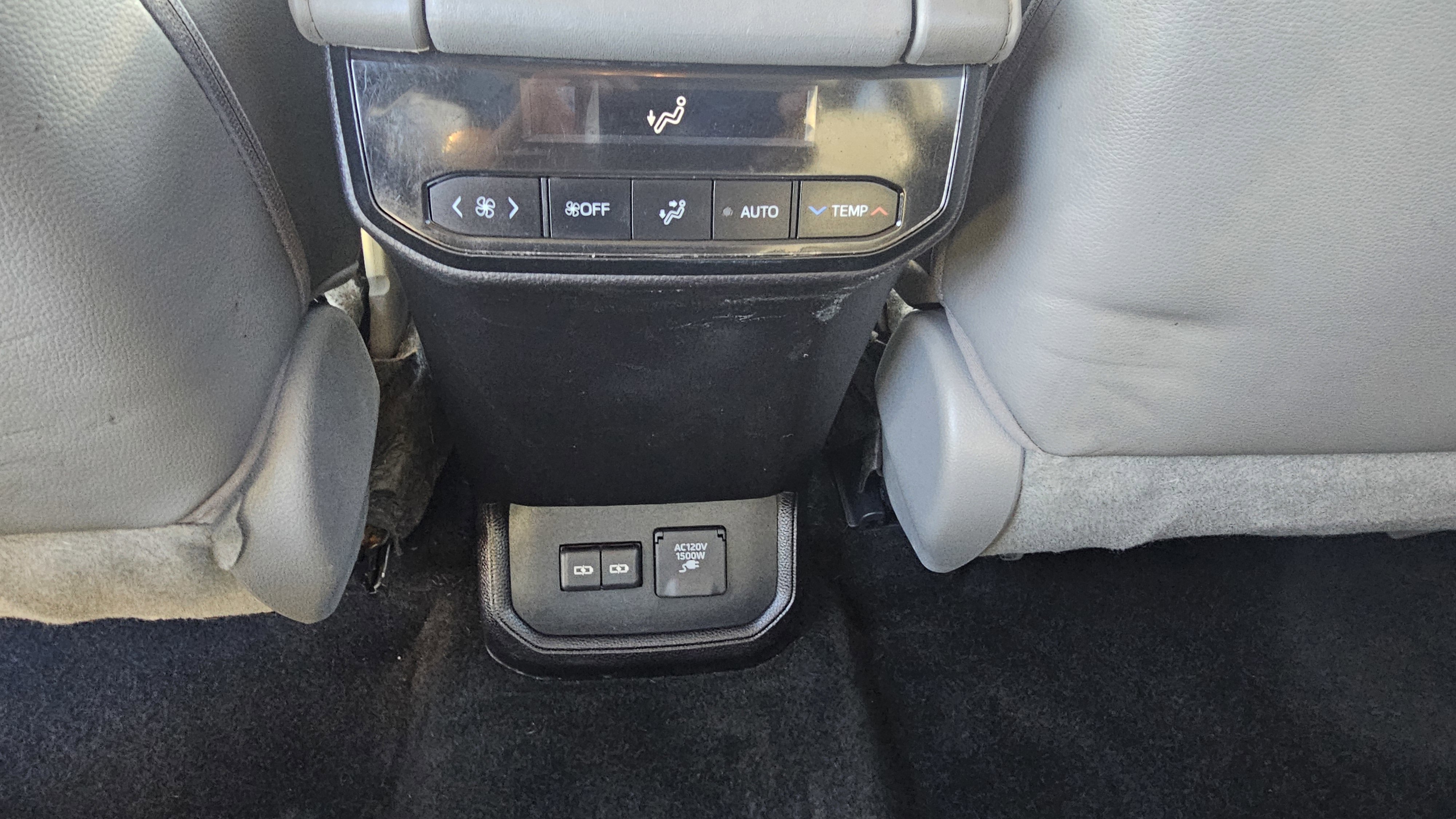 Used 2023 Toyota Highlander Limited image 23