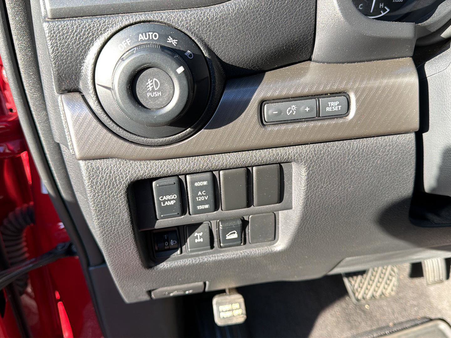 Used 2021 Nissan Titan PRO-4X w/ Pro-4x Convenience Package AWD/4WD image 14