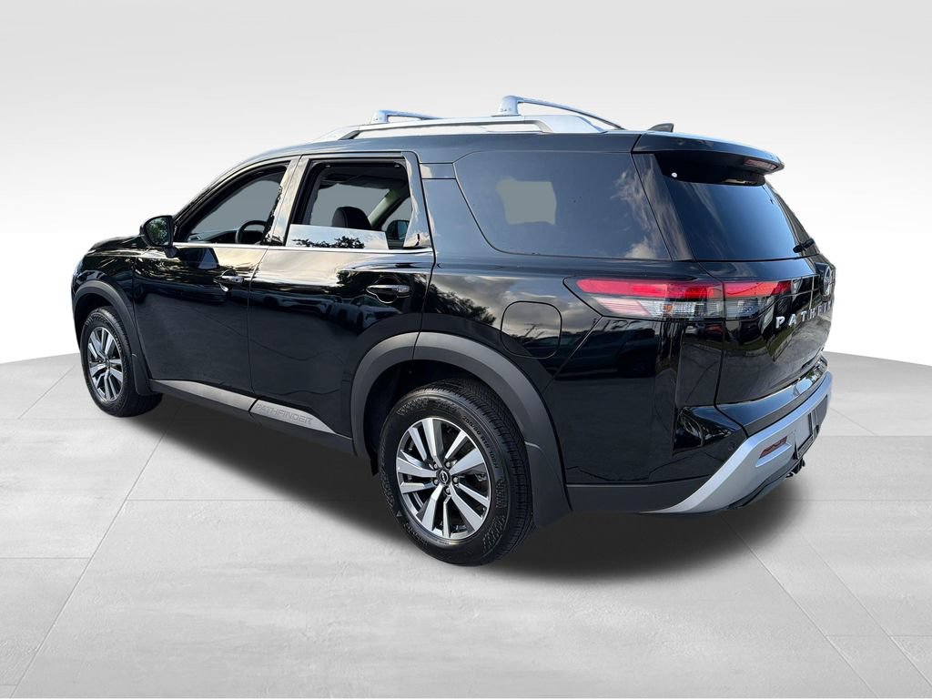 Certified 2025 Nissan Pathfinder SL AWD/4WD image 5