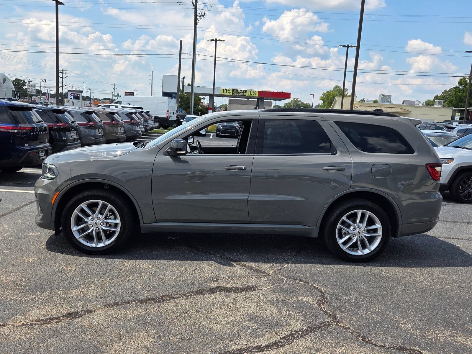 Used 2024 Dodge Durango GT AWD/4WD image 4