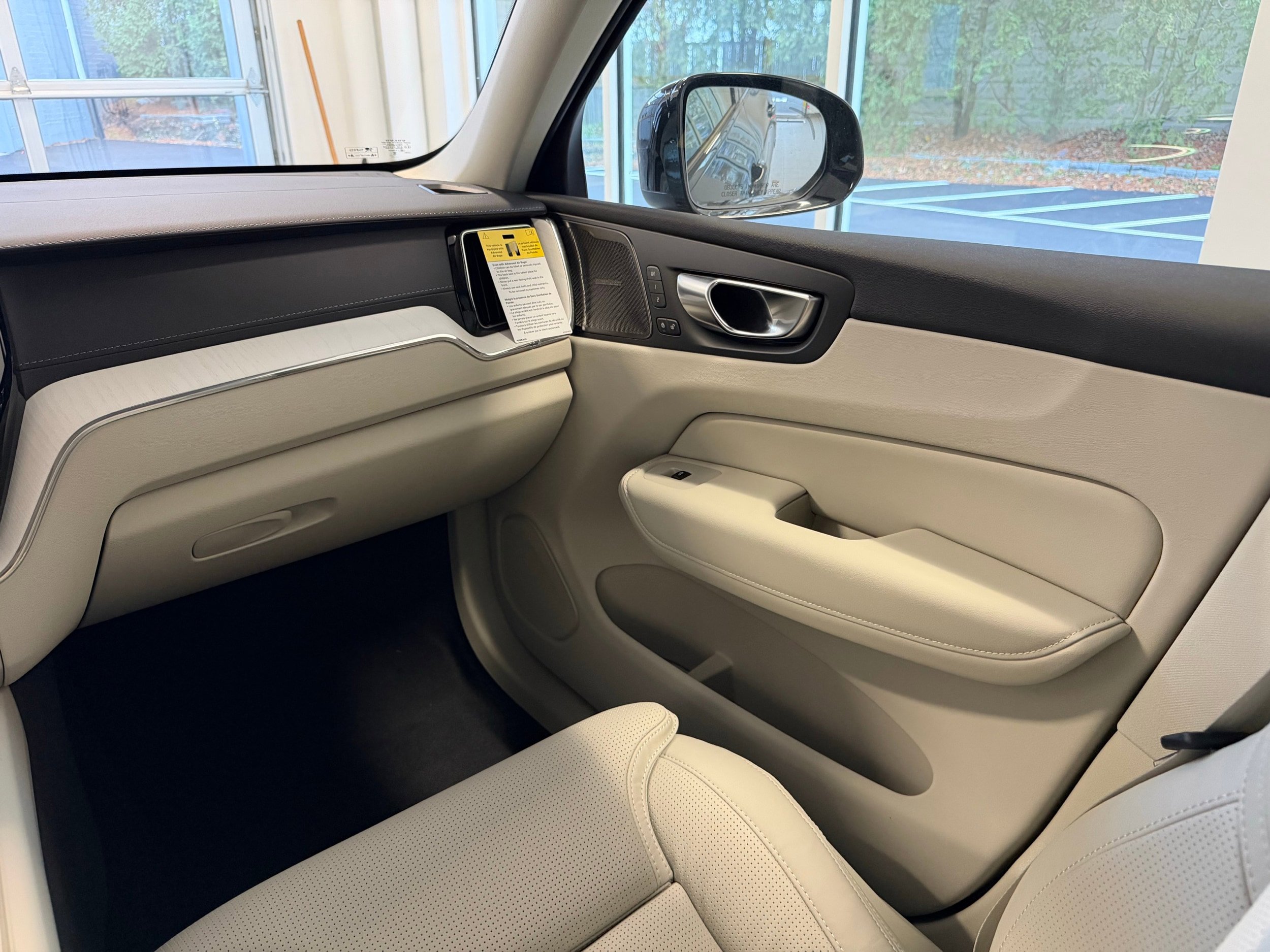 New 2026 Volvo XC60 B5 Ultra w/ Protection Package Premier AWD/4WD image 19