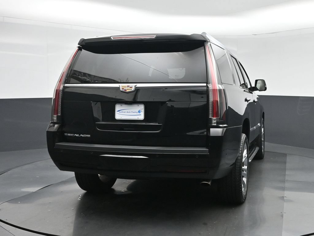 Used 2020 Cadillac Escalade Luxury w/ LPO, Radiant Package AWD/4WD image 6