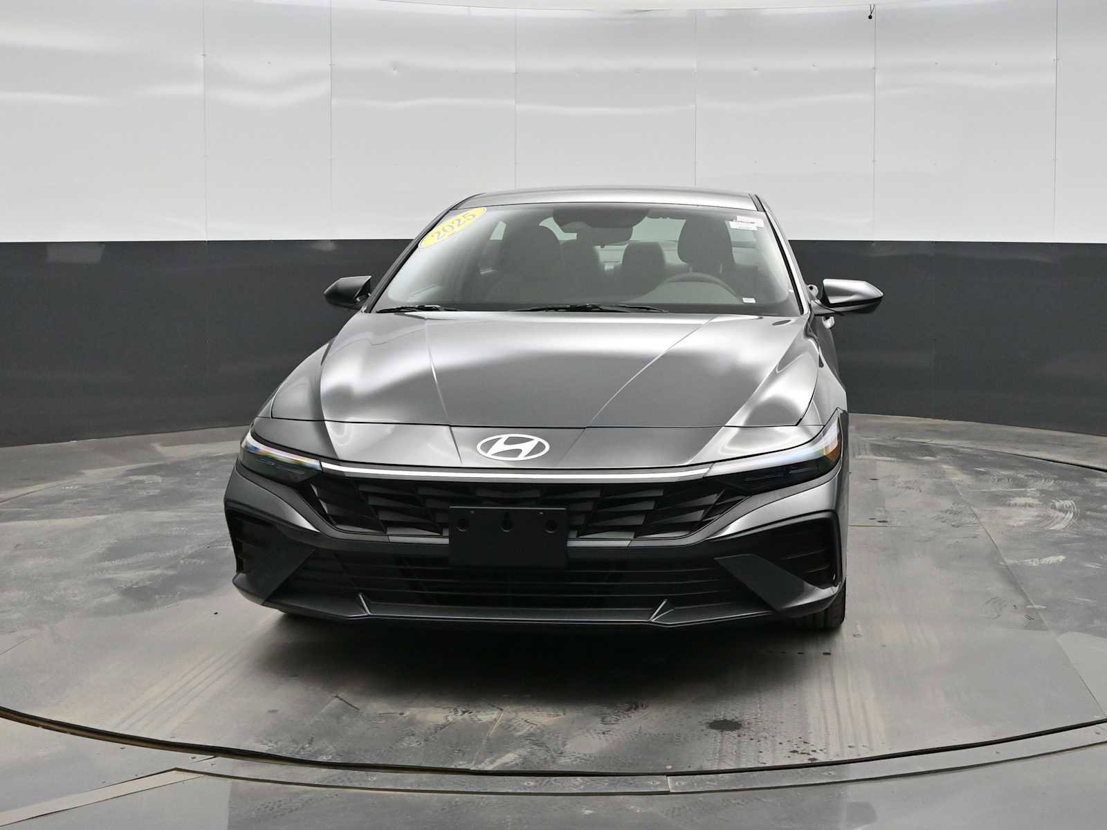 Certified 2025 Hyundai Elantra Sport image 3