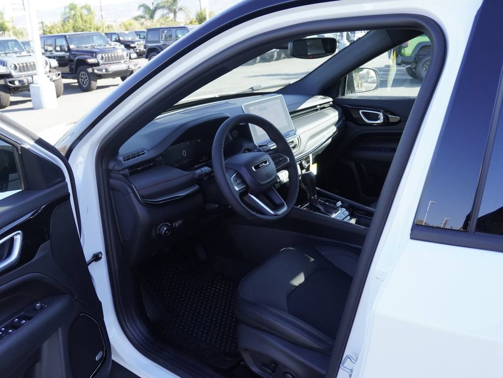 New 2026 Jeep Compass Trailhawk w/ Sun, Sound & Navigation Group AWD/4WD image 23