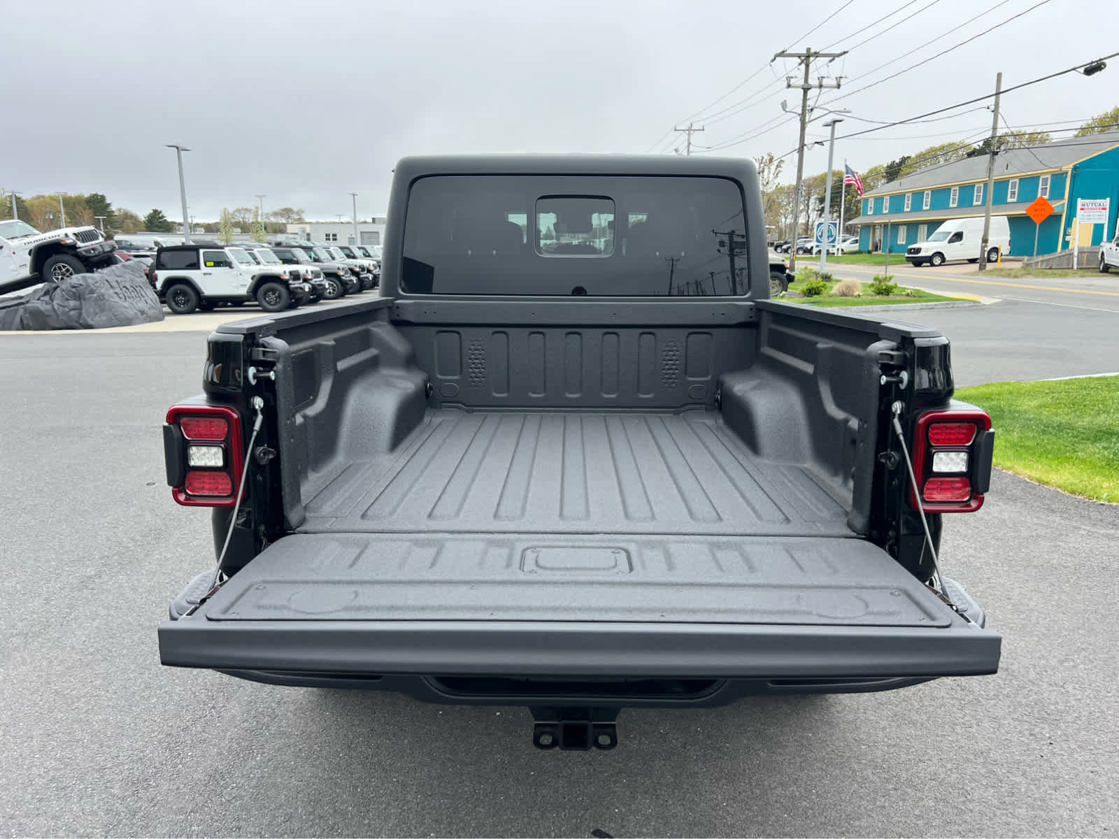 New 2025 Jeep Gladiator Sport image 7