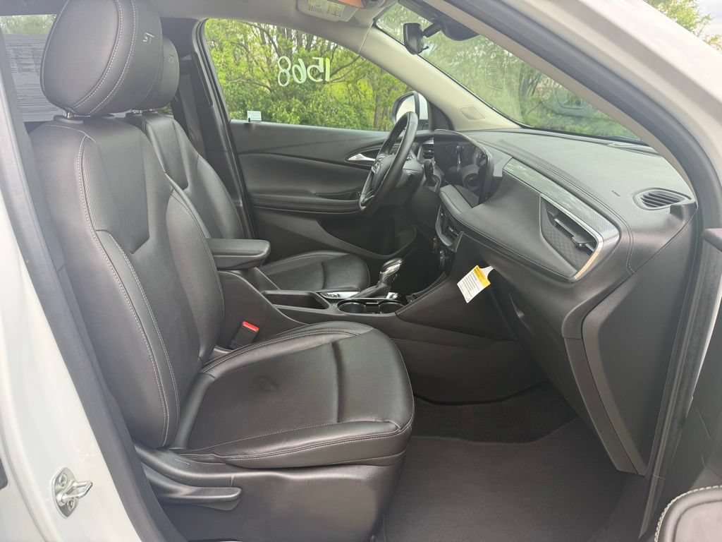 Used 2024 Buick Encore GX Sport Touring FWD image 19