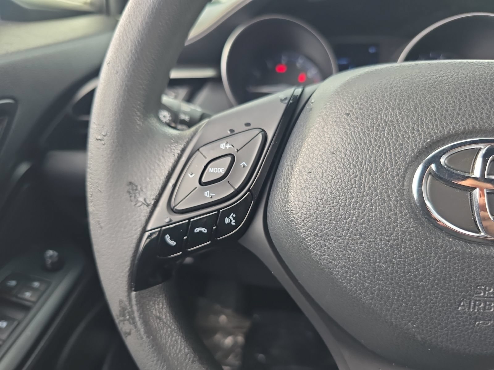 Certified 2019 Toyota C-HR LE FWD image 20