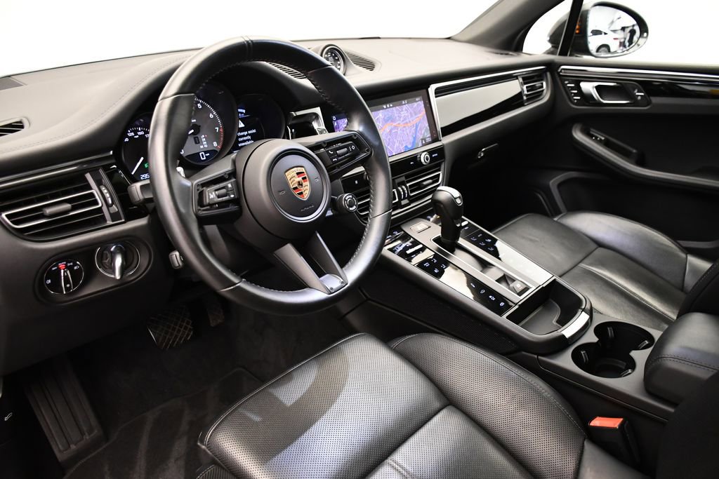 Used 2024 Porsche Macan S image 4