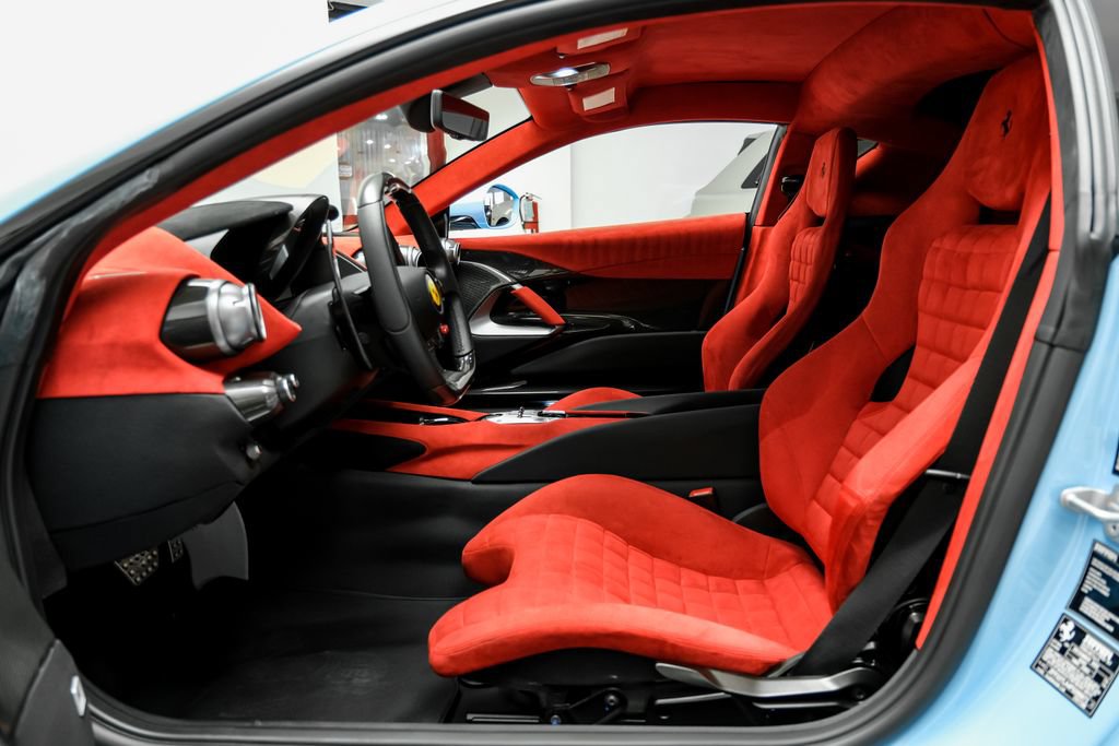 Used 2023 Ferrari 812 Competizione RWD image 6