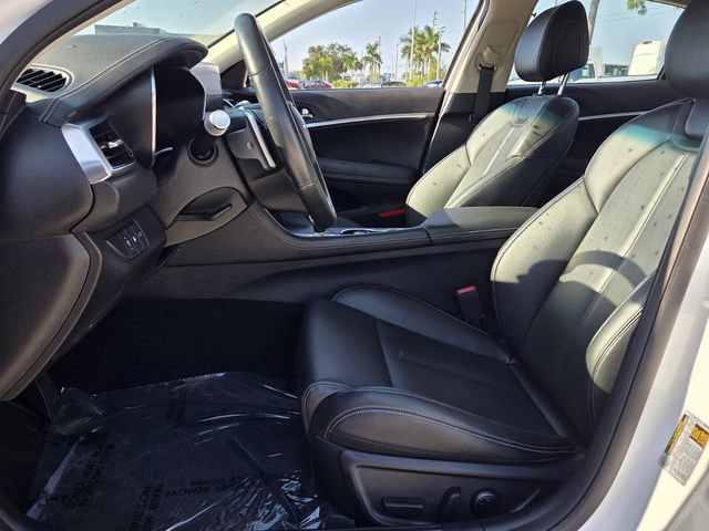 Used 2025 Genesis G70 2.5T RWD image 12