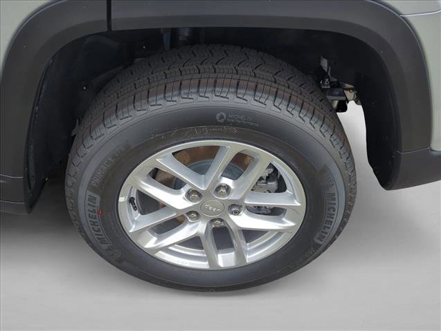 New 2025 Jeep Grand Cherokee Laredo X w/ Luxury Tech Group I image 7