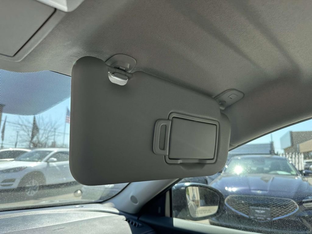 Used 2023 Nissan Sentra SR w/ Trunk Package image 30