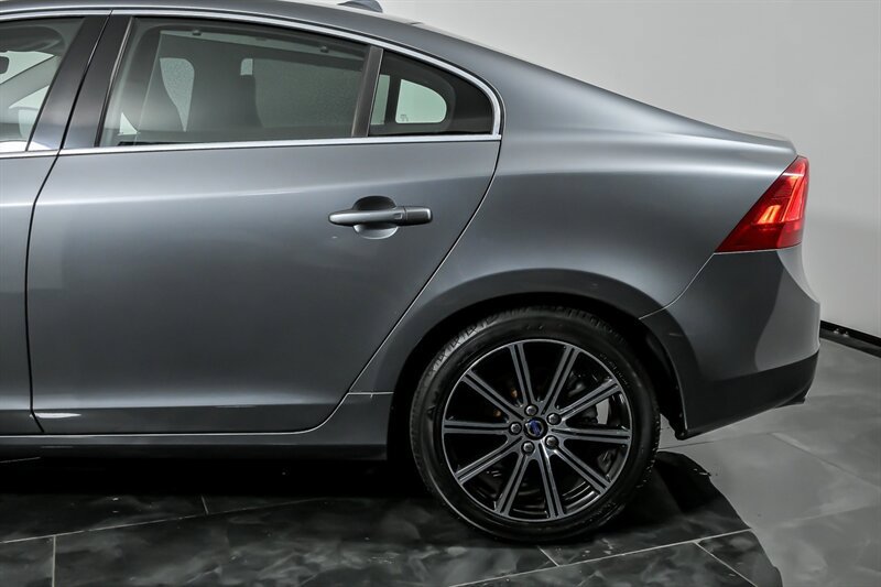 Used 2018 Volvo S60 T5 Inscription FWD image 7