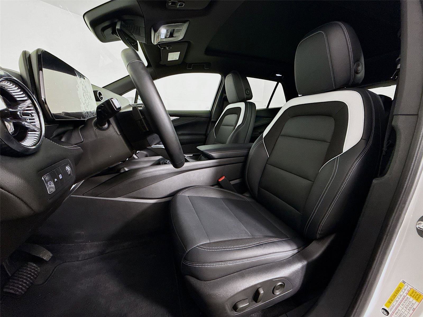 Used 2024 Chevrolet Blazer EV LT image 21