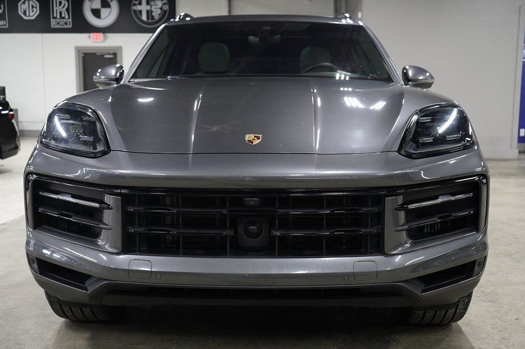 Used 2024 Porsche Cayenne AWD/4WD image 44