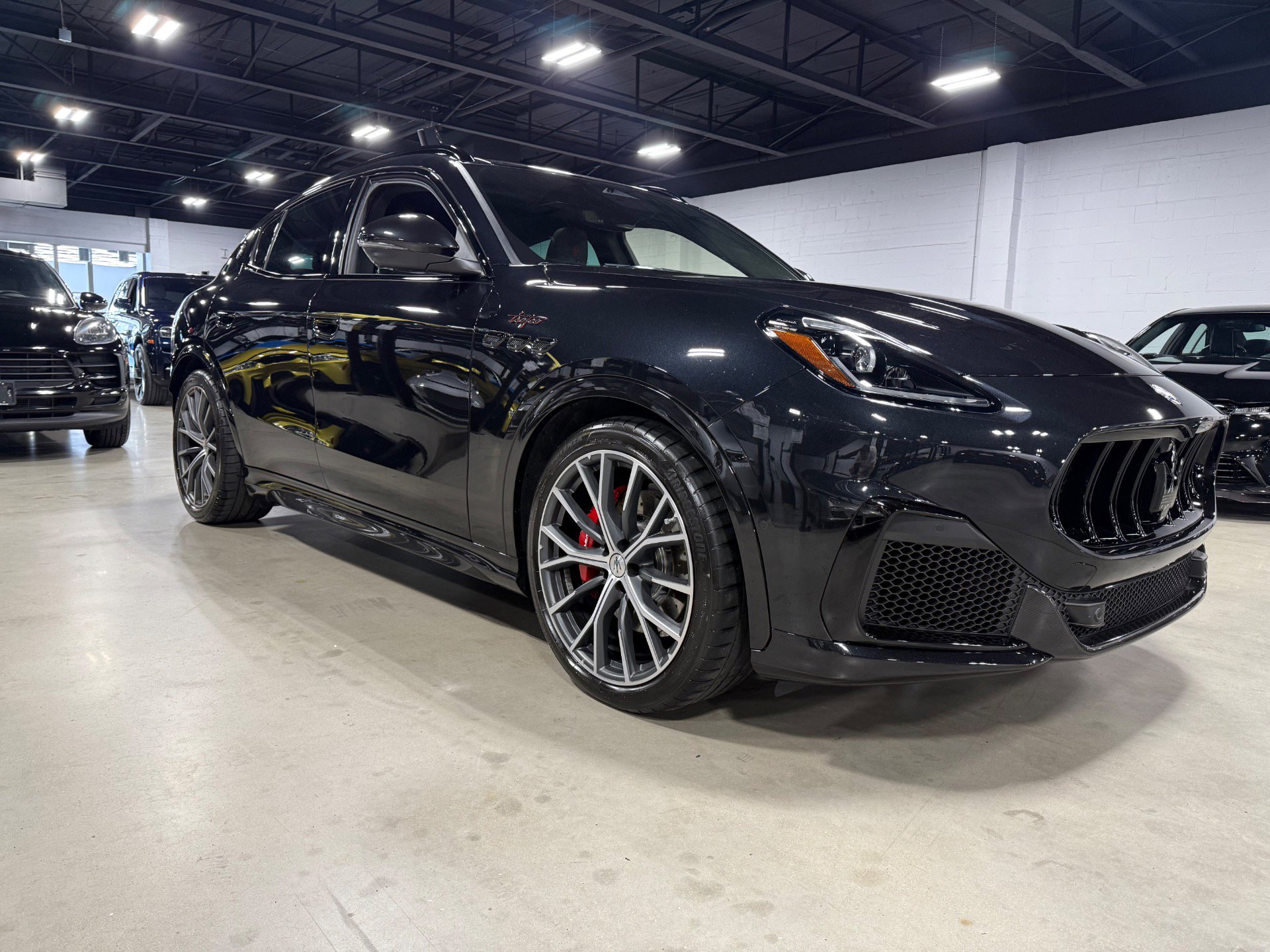 Used 2024 Maserati Grecale Trofeo image 16