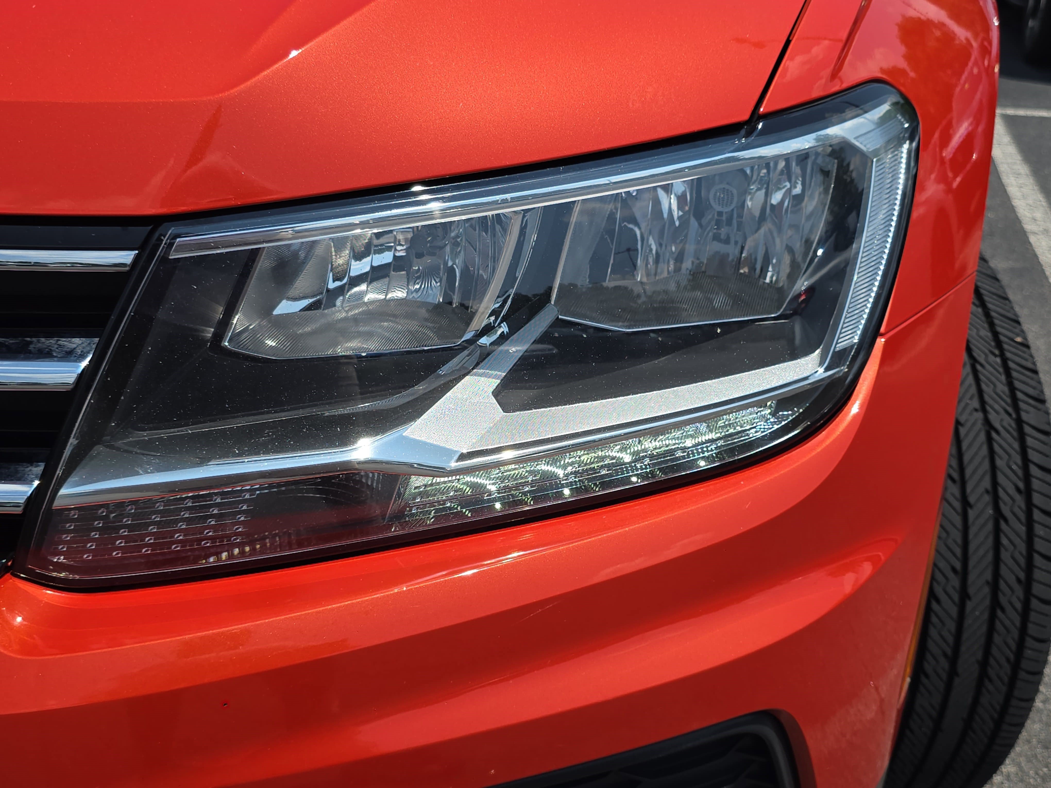 Used 2018 Volkswagen Tiguan SE w/ Panoramic Sunroof Package FWD image 31