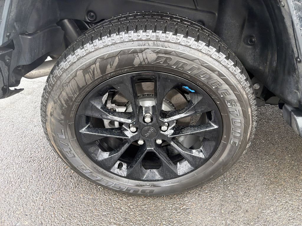 Used 2022 Jeep Wrangler Unlimited Sahara w/ Cold Weather Group AWD/4WD image 33