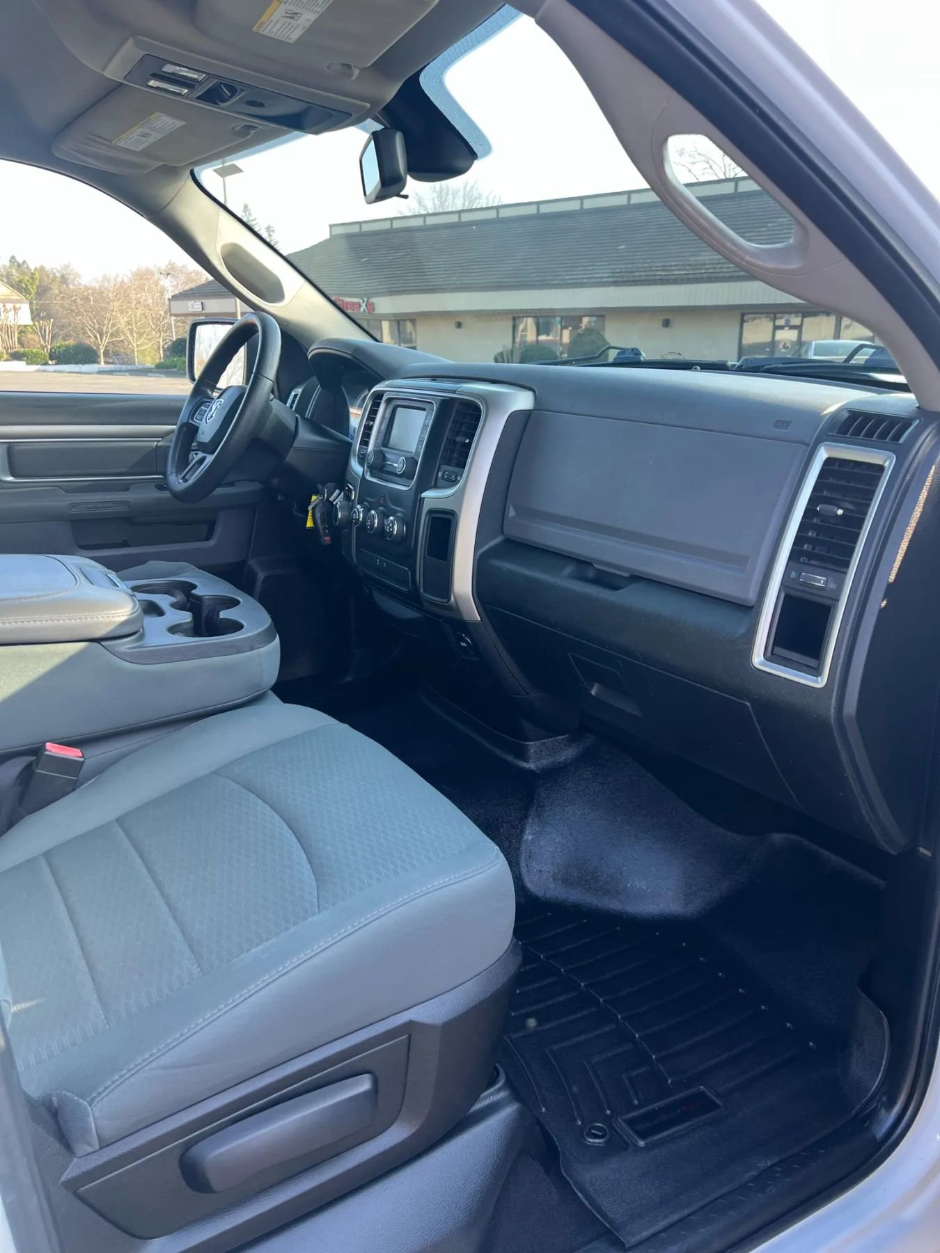 Used 2015 RAM 1500 Classic SLT image 8