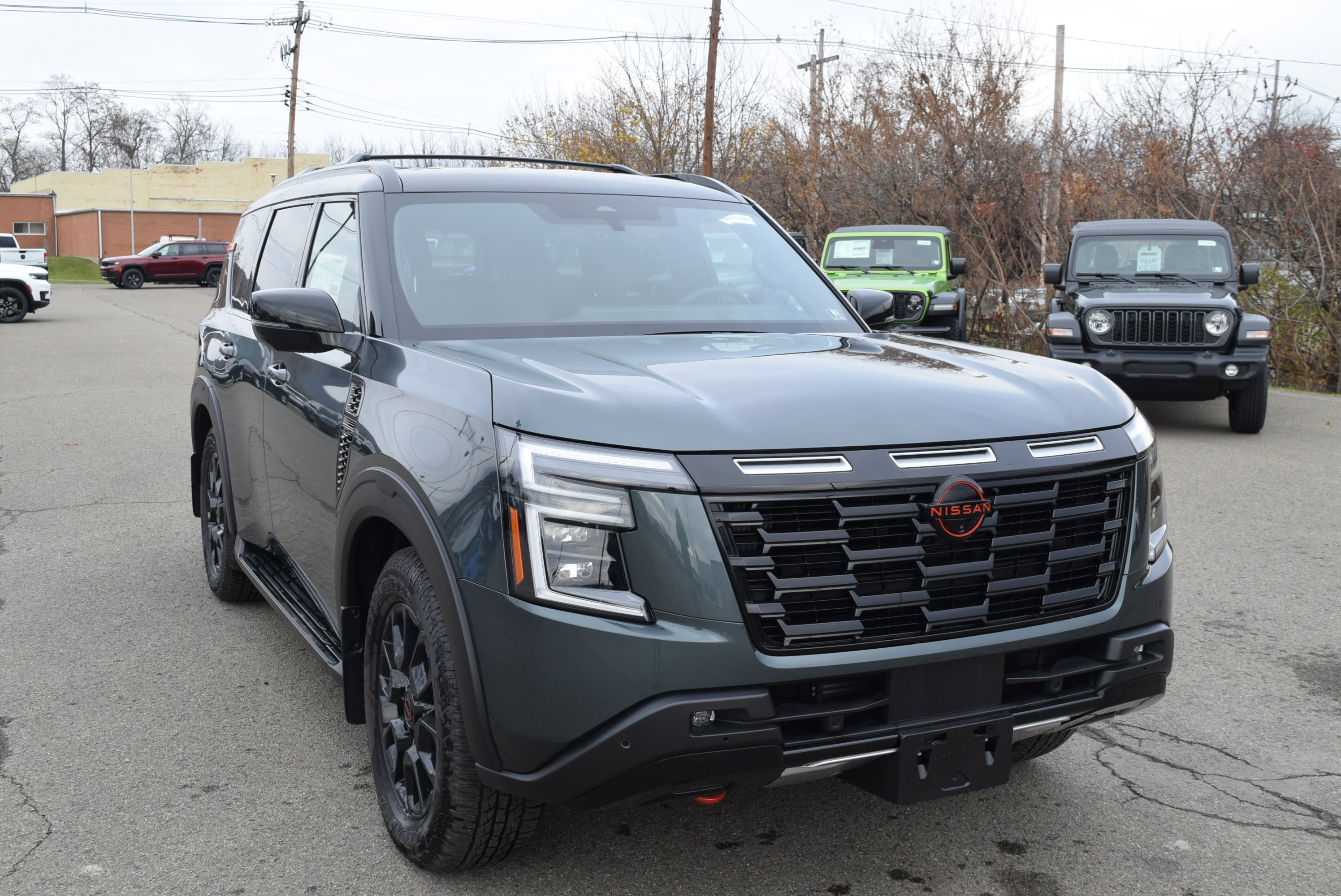 Used 2025 Nissan Armada PRO-4X AWD/4WD image 4