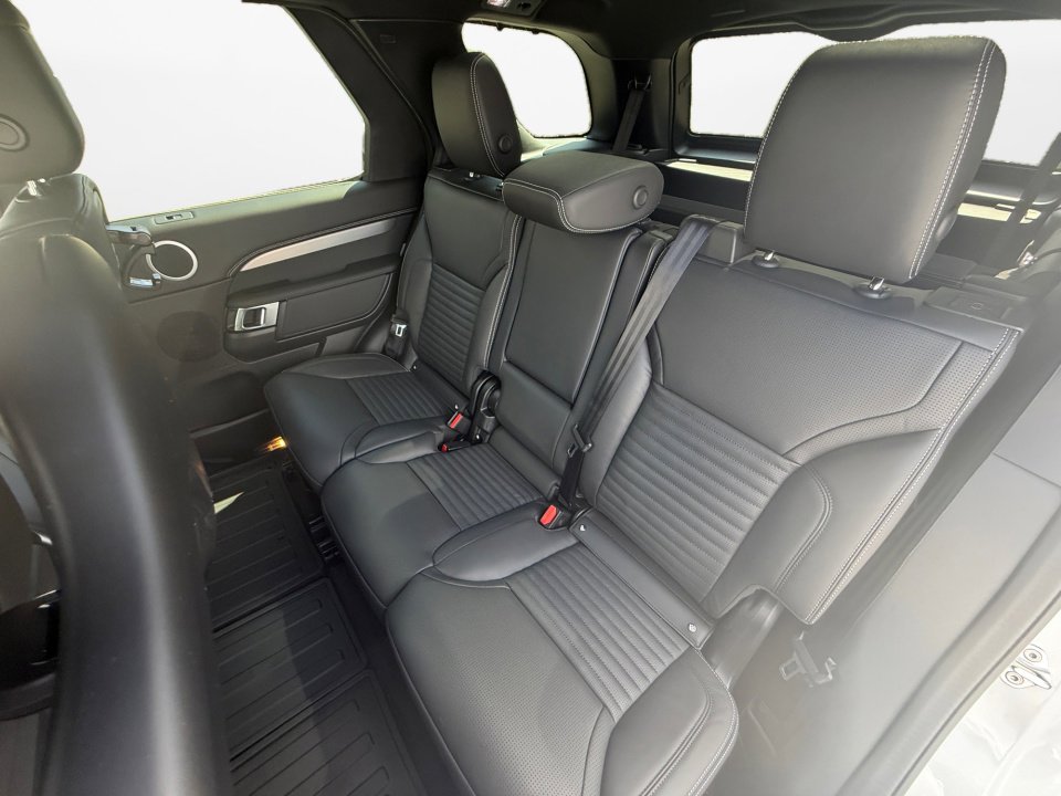 New 2026 Land Rover Discovery Limited Edition AWD/4WD image 12