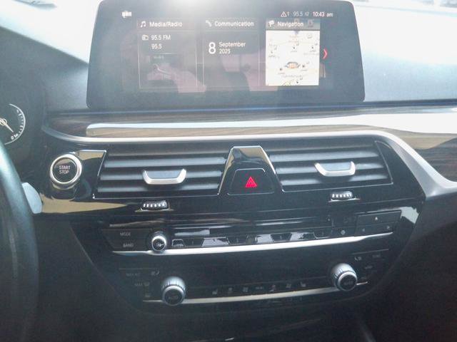 Used 2018 BMW 530e xDrive w/ Premium Package 2 image 13