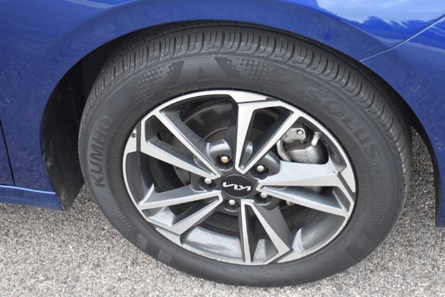 Used 2024 Kia Forte LXS w/ LXS Technology Package FWD image 11